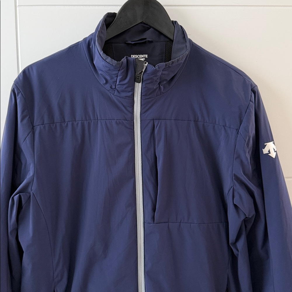 Descente Light Jacket - Picture 2 of 10